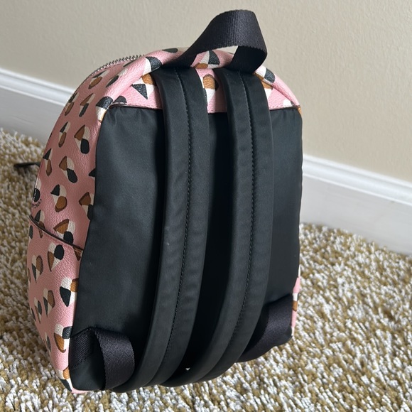 Coach - Picture 4 of 13